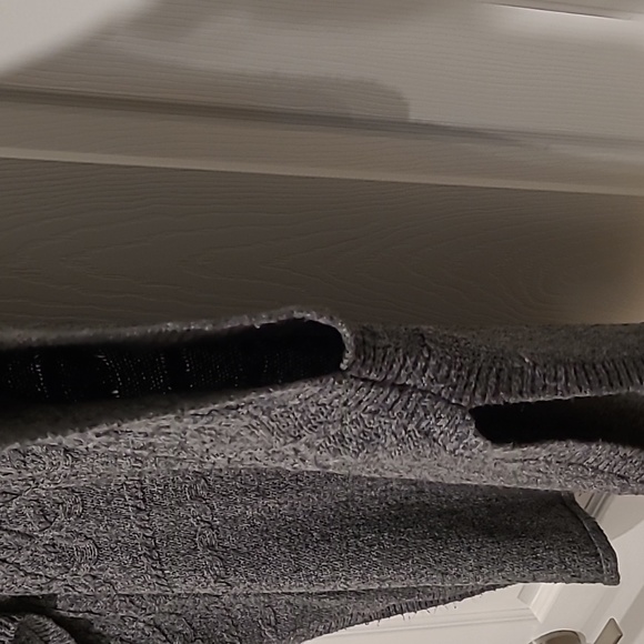 Poncho sweater - Picture 3 of 4